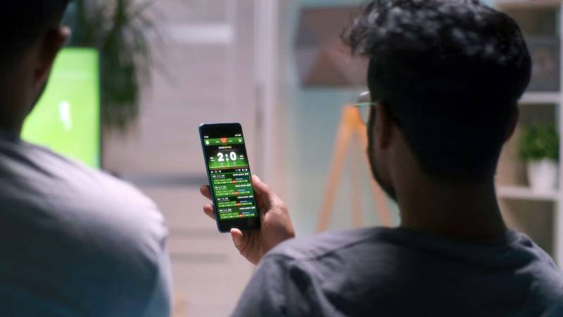 Làm Cò Cá Độ Bóng Đá - Nghề Kiếm Tiền Hấp Dẫn Nhưng Đầy Rủi Ro 3 Ai nên làm cò cá độ bóng đá?